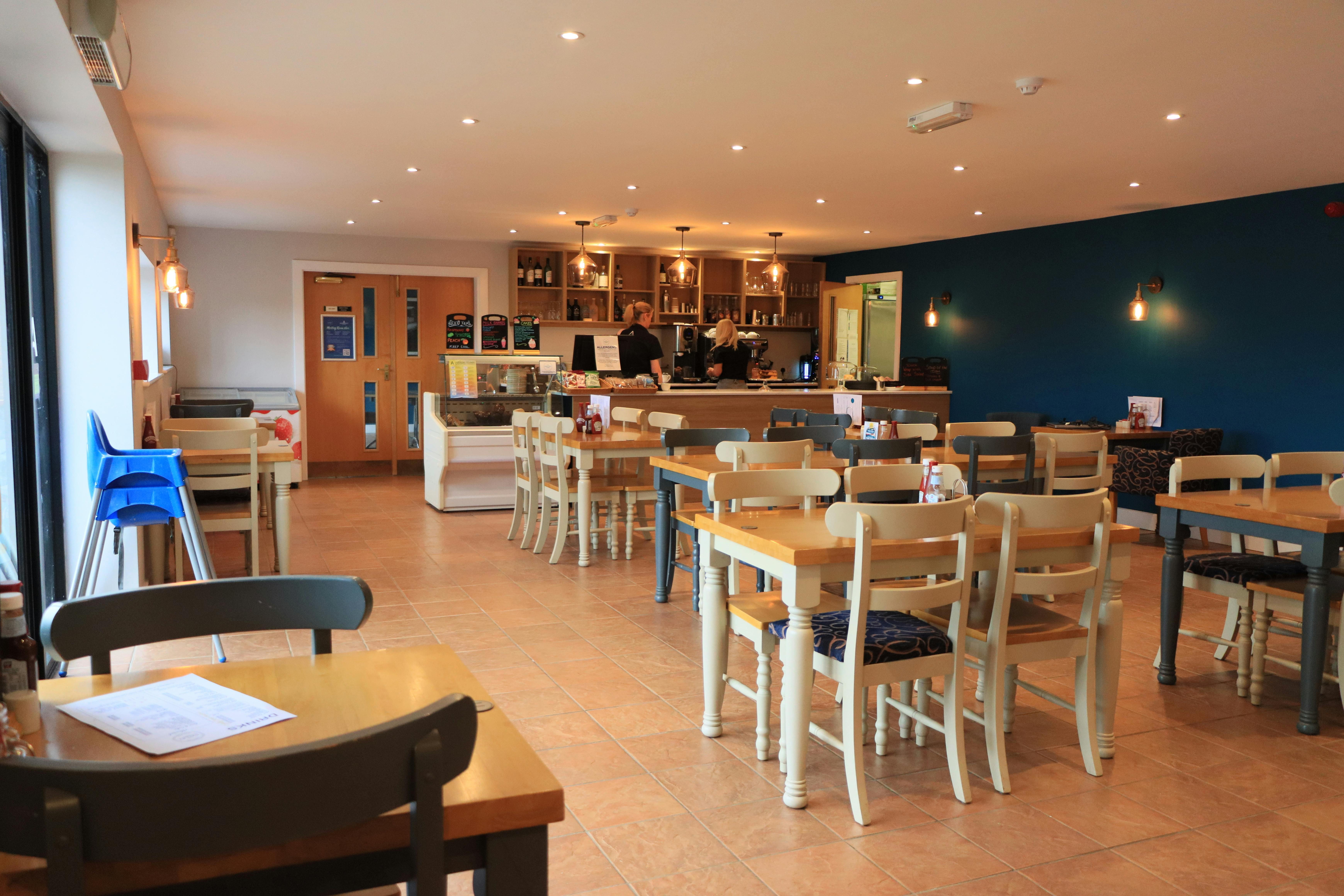 Professionel rengøring af restaurant og café